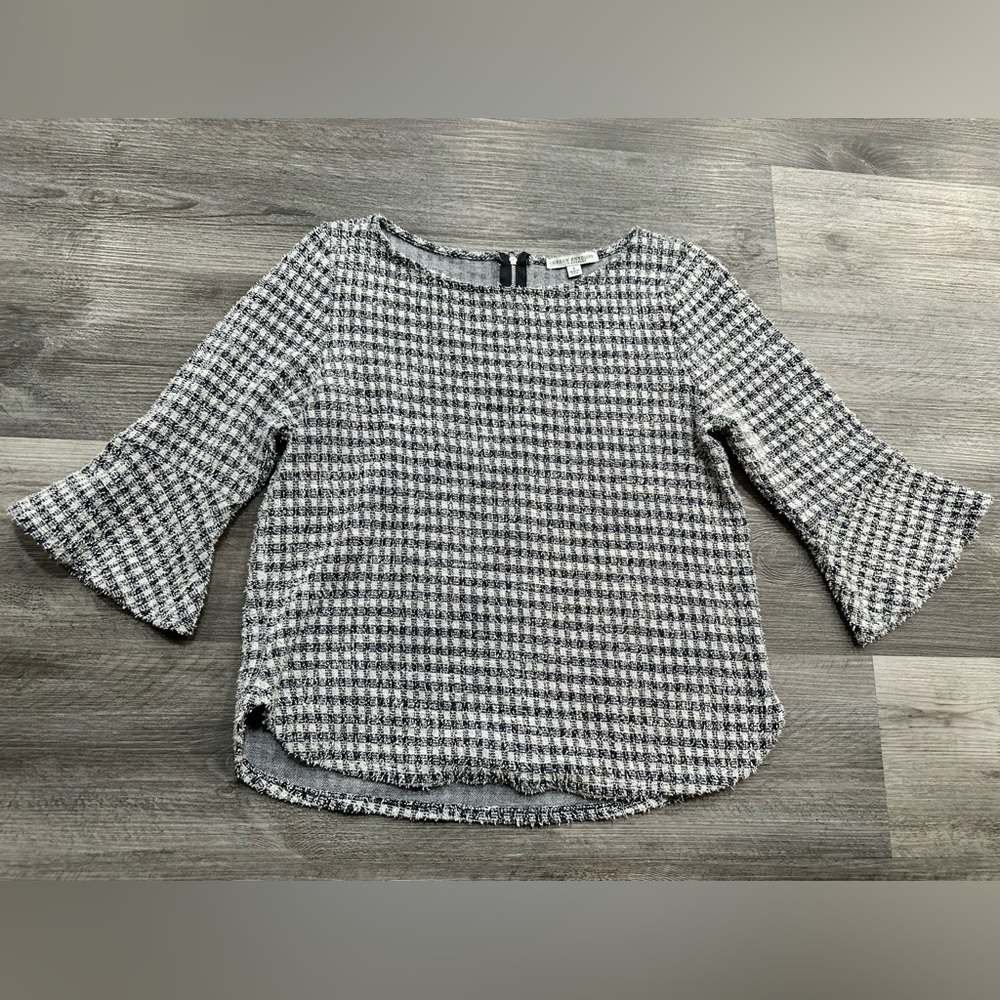 Women’s Green Envelope Black & White Textured Checkered Bell Sleeve Top